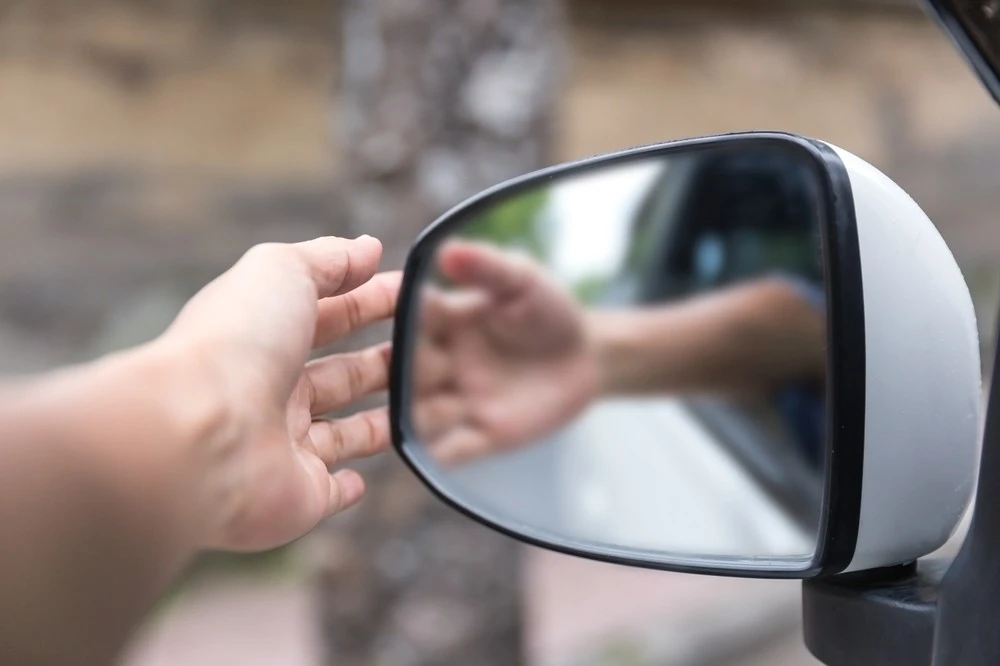 Is It Illegal to Drive Without a Side Mirror in Texas? Find Out Here!